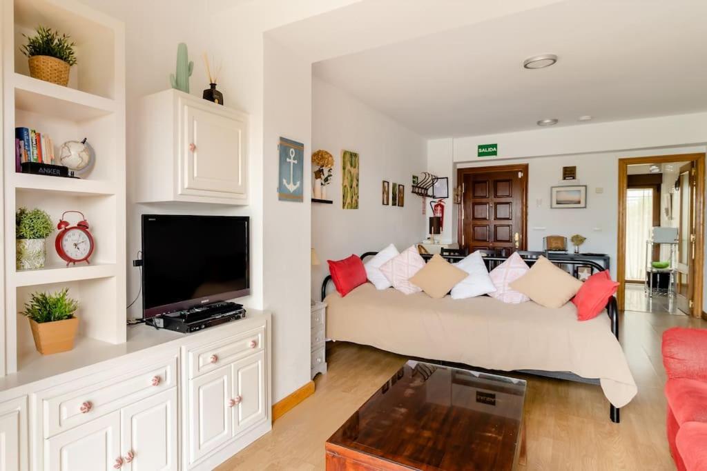 Casa De Las Flores - Apartamento Con Jardin Privado Frente A La Playa De Comillas Extérieur photo