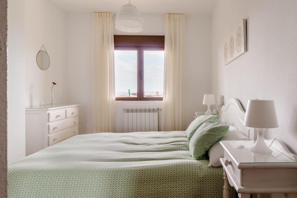 Casa De Las Flores - Apartamento Con Jardin Privado Frente A La Playa De Comillas Extérieur photo