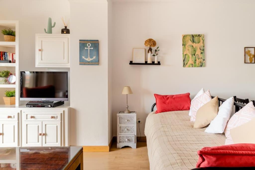 Casa De Las Flores - Apartamento Con Jardin Privado Frente A La Playa De Comillas Extérieur photo