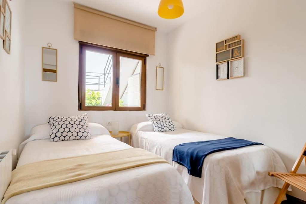 Casa De Las Flores - Apartamento Con Jardin Privado Frente A La Playa De Comillas Extérieur photo