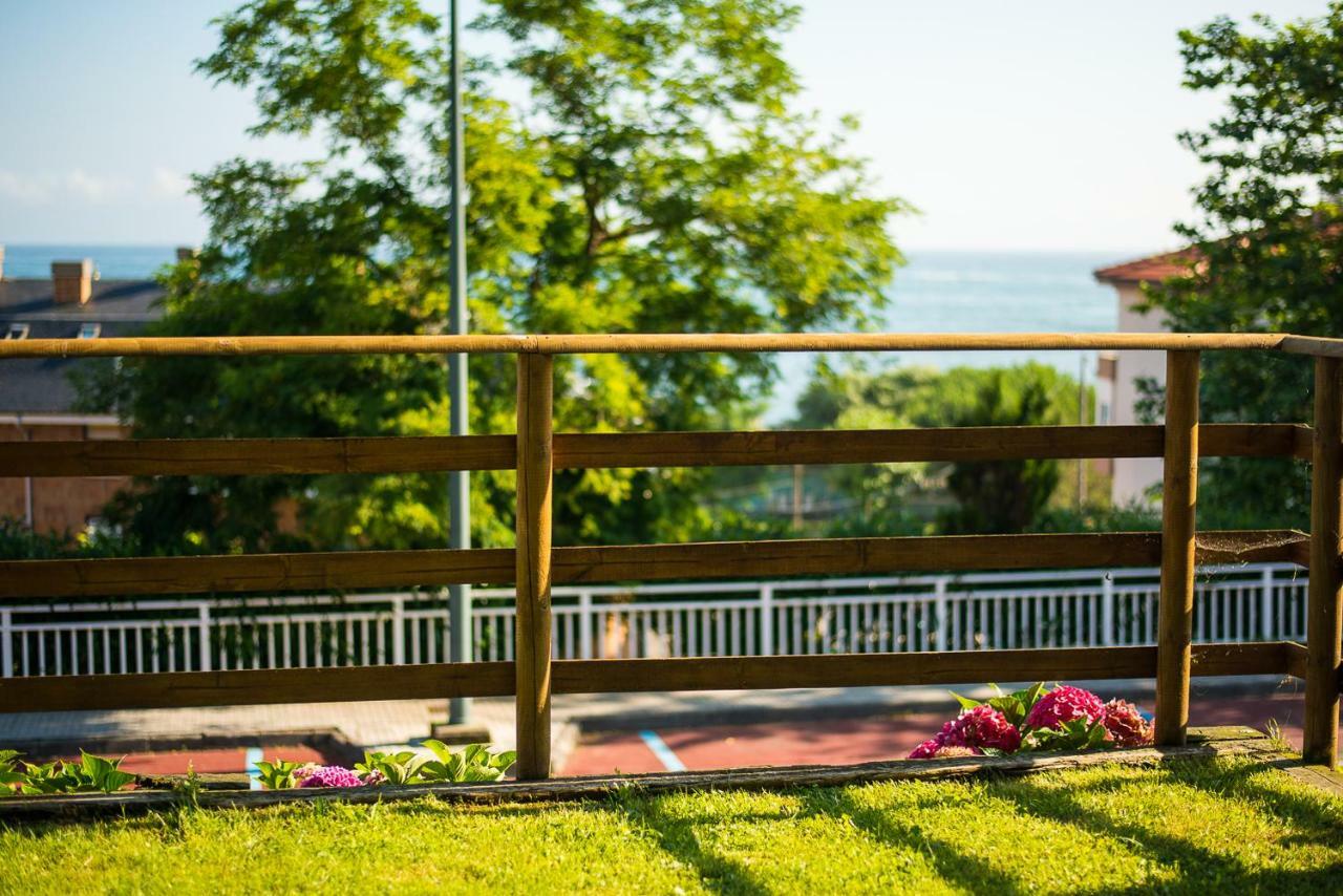 Casa De Las Flores - Apartamento Con Jardin Privado Frente A La Playa De Comillas Extérieur photo