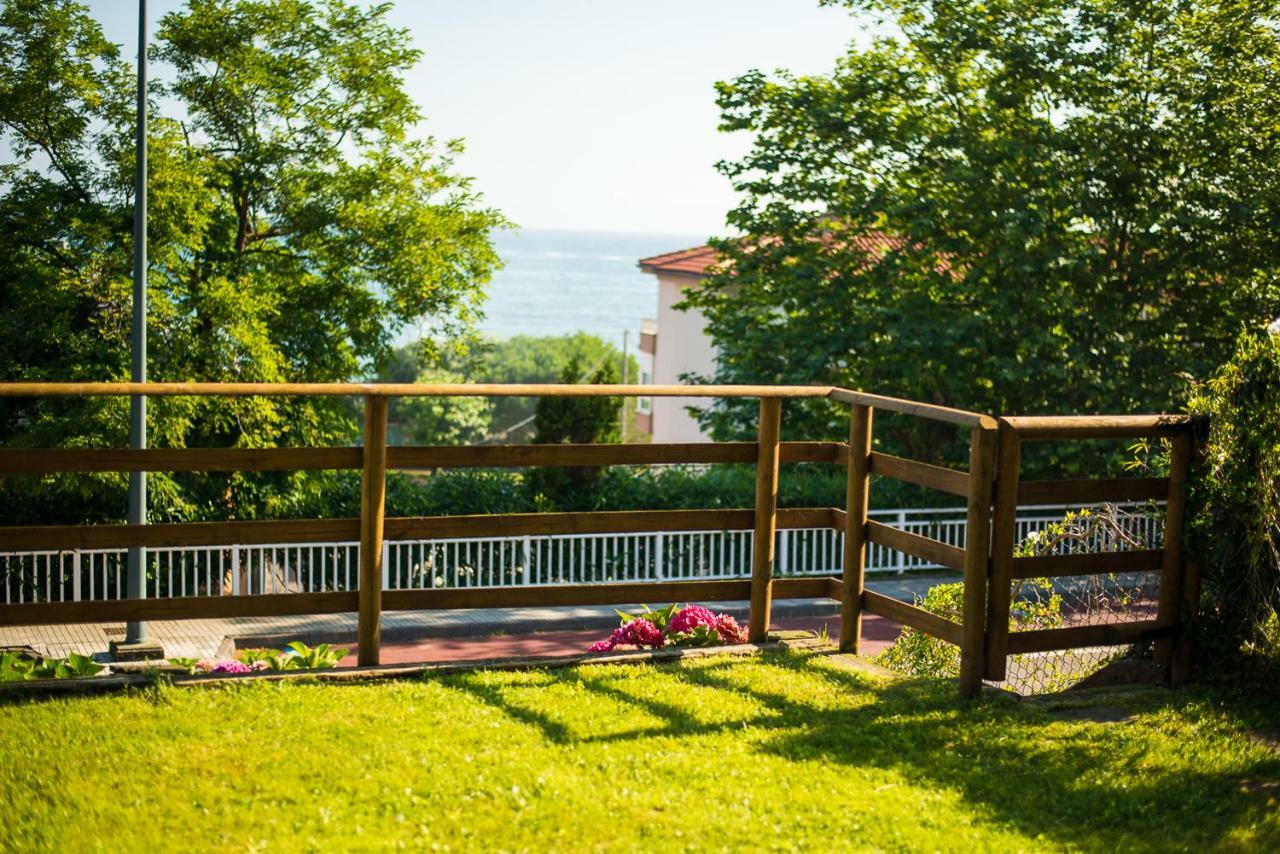 Casa De Las Flores - Apartamento Con Jardin Privado Frente A La Playa De Comillas Extérieur photo