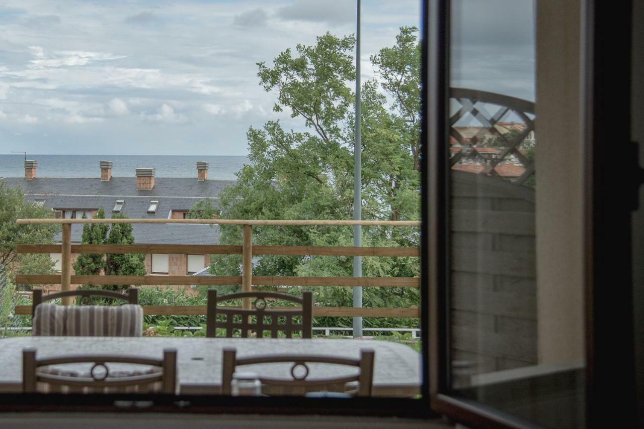 Casa De Las Flores - Apartamento Con Jardin Privado Frente A La Playa De Comillas Extérieur photo